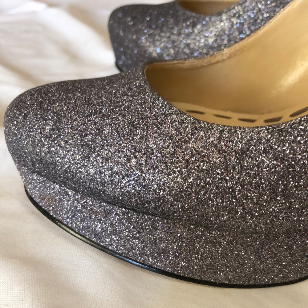 Sparkles! The shoe that matches all!